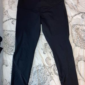 Wunder Under Crop ‘23 Scallop Leggings